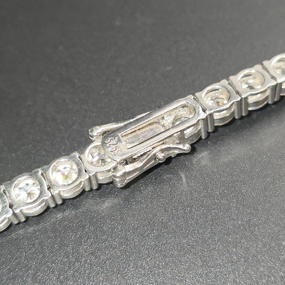 β¨ 80+ CTW Moissanite Tennis Chain & Cross Pendant Set β 5mm β¨ - Picture 4 of 7